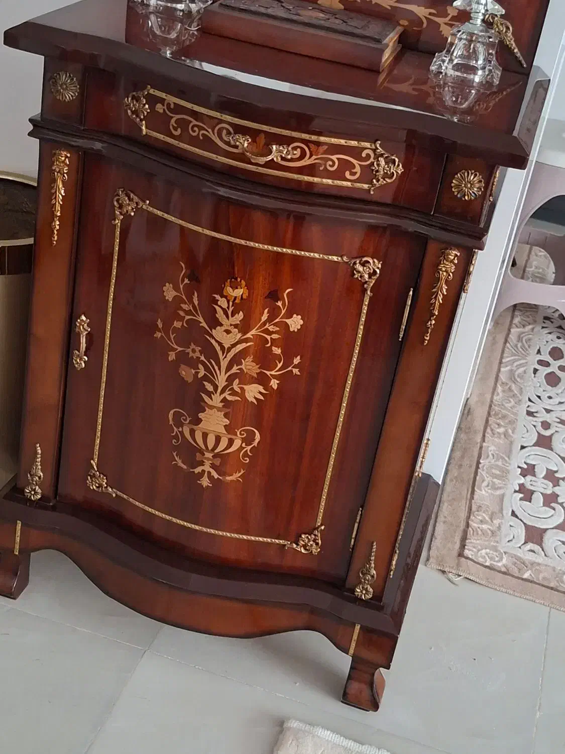 آیینه و کنسول معرق کاری|بوفه، ویترین، کنسول|قم, پردیسان|دیوار