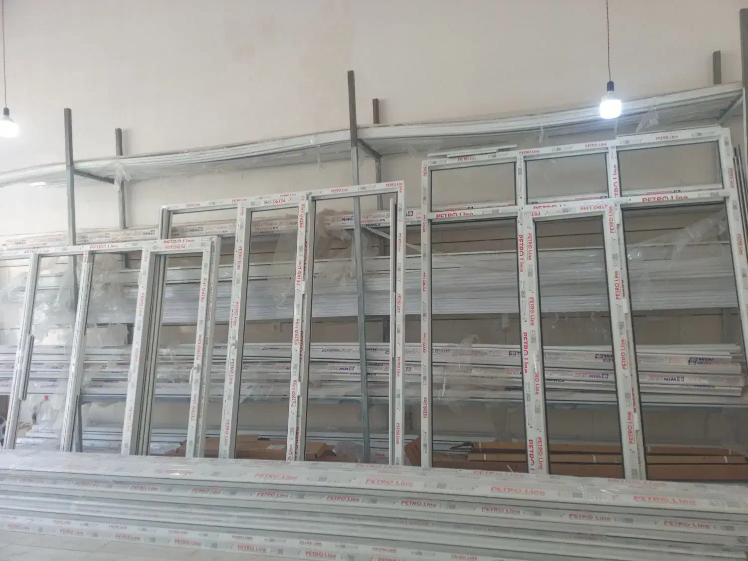 تولیدی درب و پنجره upvc نوین گستر|خدمات پیشه و مهارت|نورآباد, |دیوار