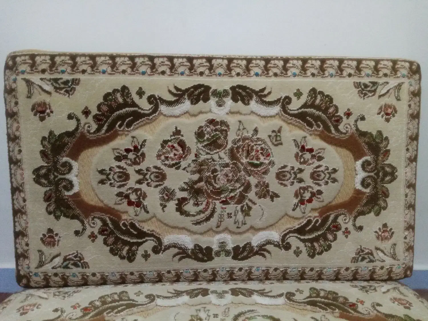 یک جفت پشتی|پشتی|تبریز, |دیوار