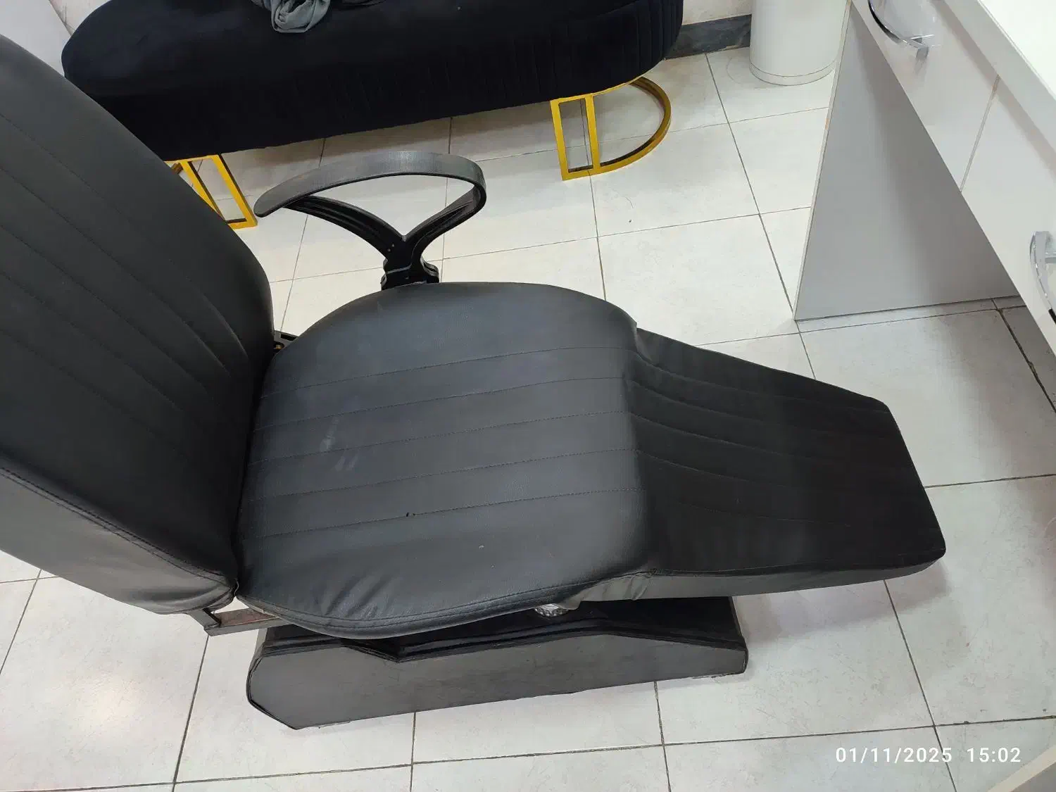 فروش صندلی اصلاح|آرایشگاه و سالن‌های زیبایی|رشت, فلسطین|دیوار