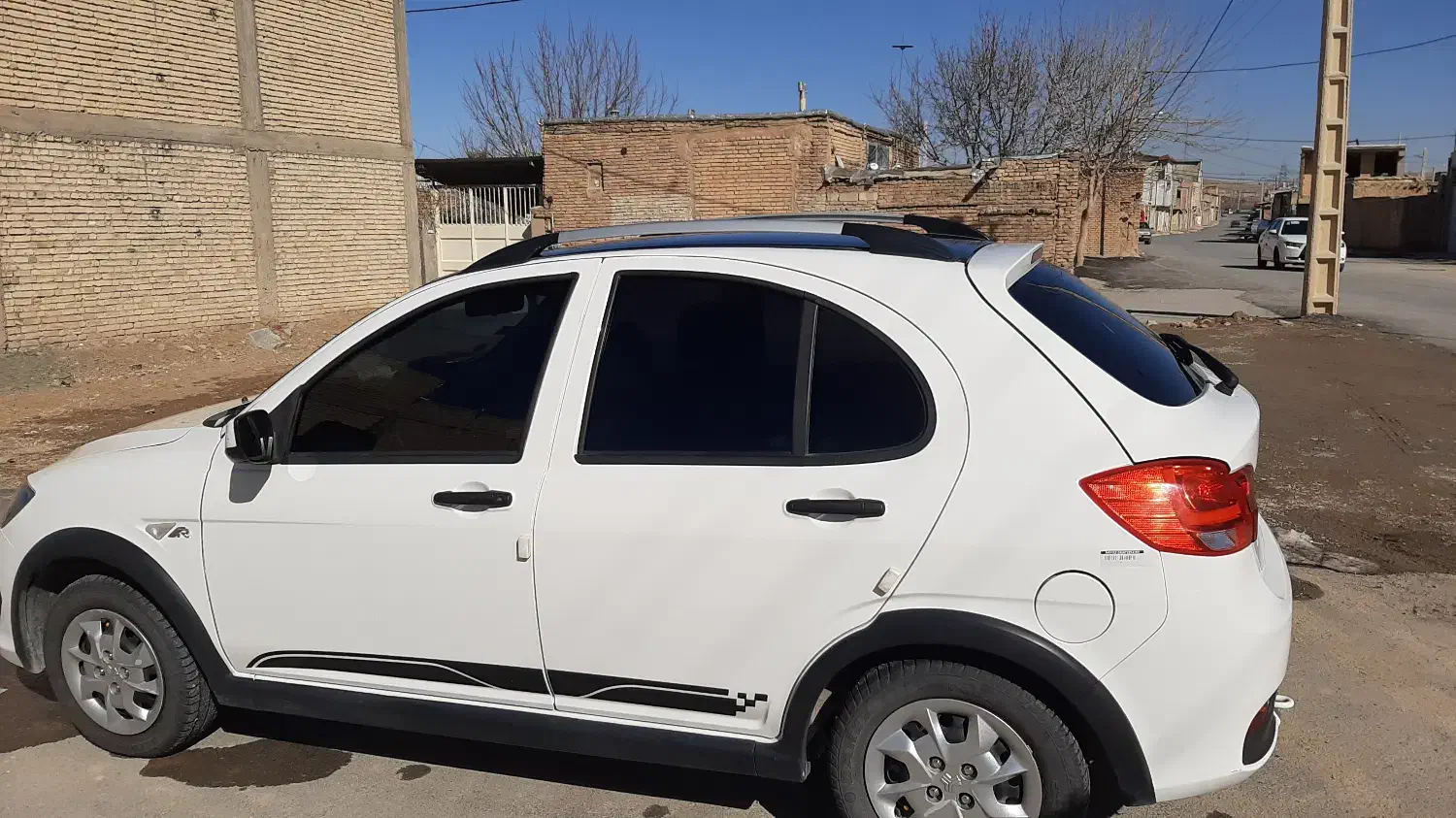کوییک R مدل 1402 سفید مشکی|خودرو سواری و وانت|شهرکرد, |دیوار