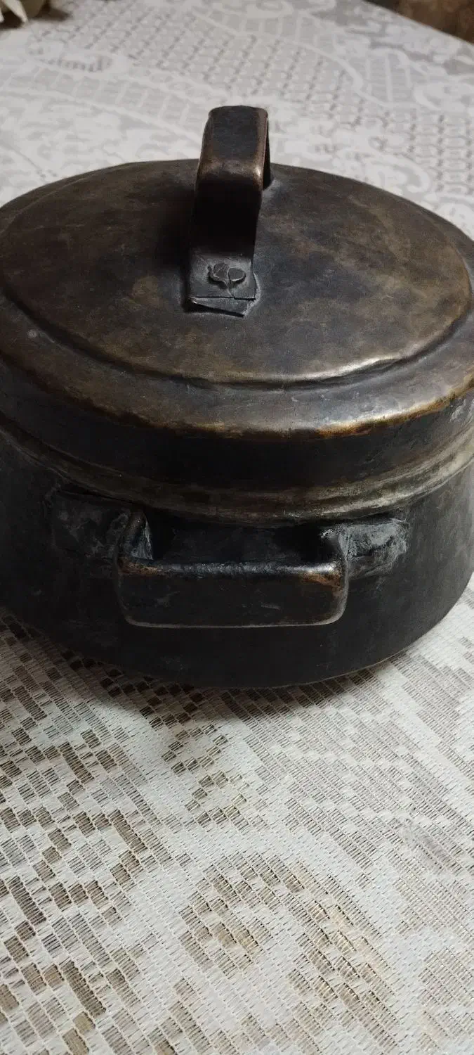 دیگچه مسی قدیمی|کلکسیون اشیاء عتیقه|اصفهان, کوی شهید کشوری|دیوار