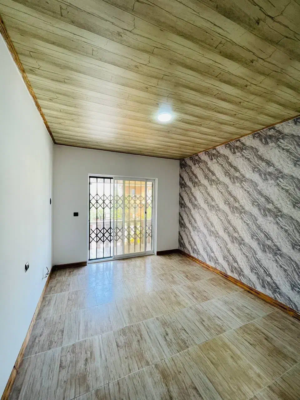 ویلا بافت ۱۰۰/منطقه کاملا جنگلی با اقساط عال*ی|فروش خانه و ویلا|امامزاده عبدالله, |دیوار