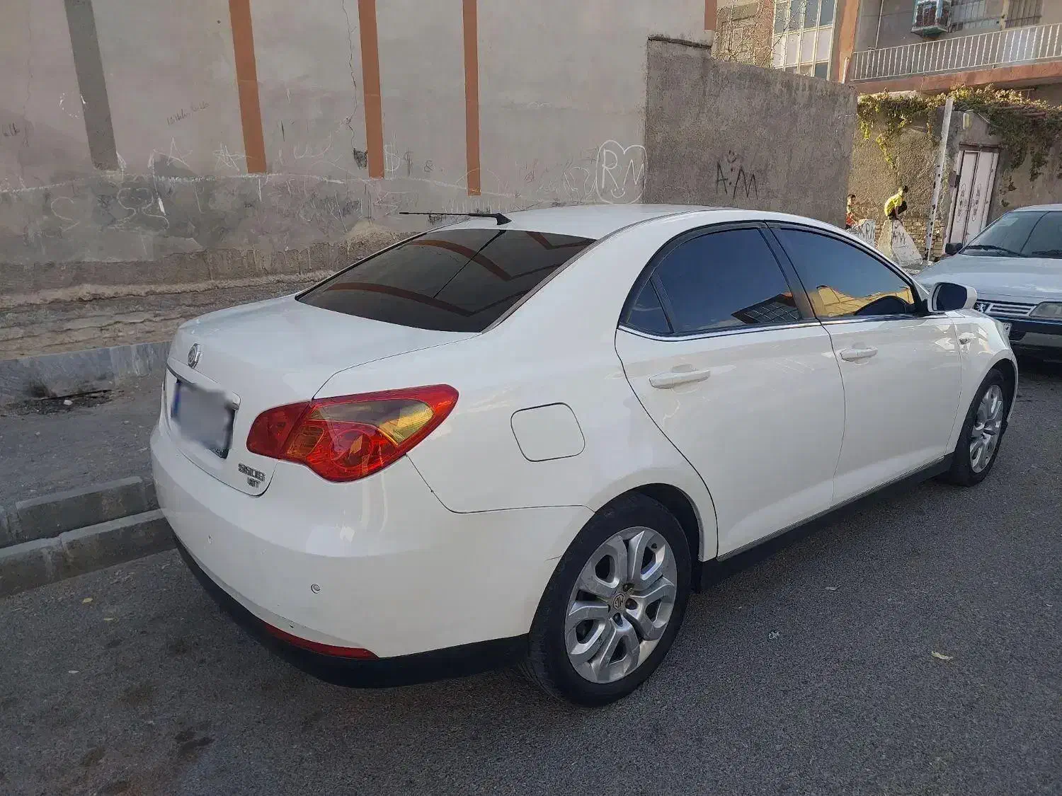 ام جی 550 اتومات 2010 سفید کم کارکرد|خودرو سواری و وانت|بیرجند, |دیوار