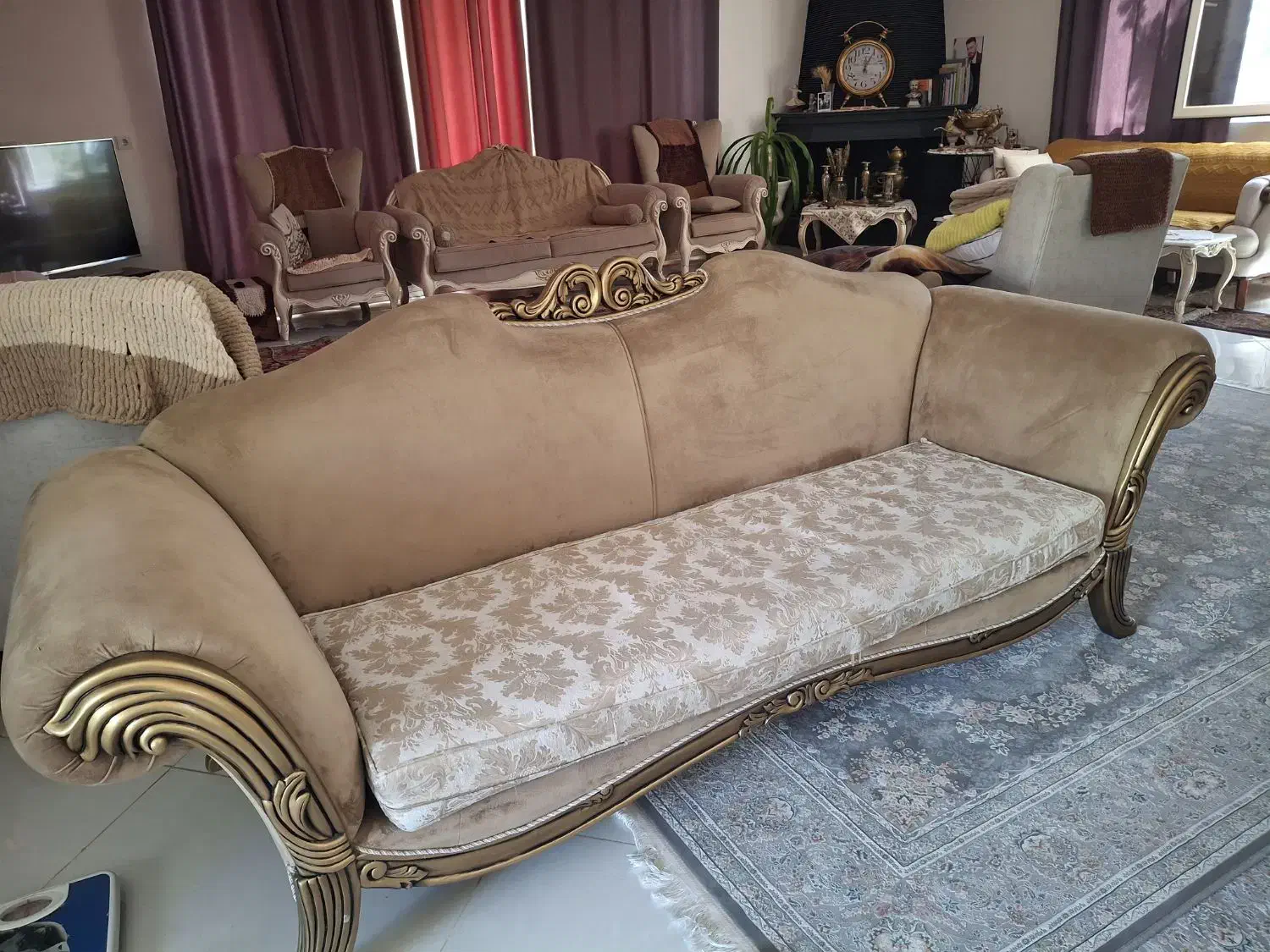 فروش مبل 7 نفره و میز ناهار خوری به دلیل مهاجرت|مبلمان خانگی و میز عسلی|شیراز, شهرک گلستان شمالی|دیوار