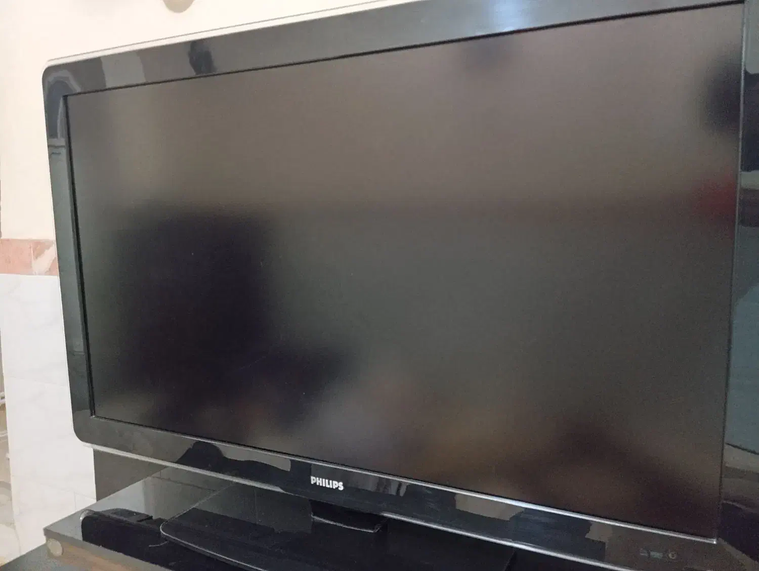 تلویزیون فلیپس 52 اینچ با وسایل کامل|تلویزیون و پروژکتور|سنندج, |دیوار