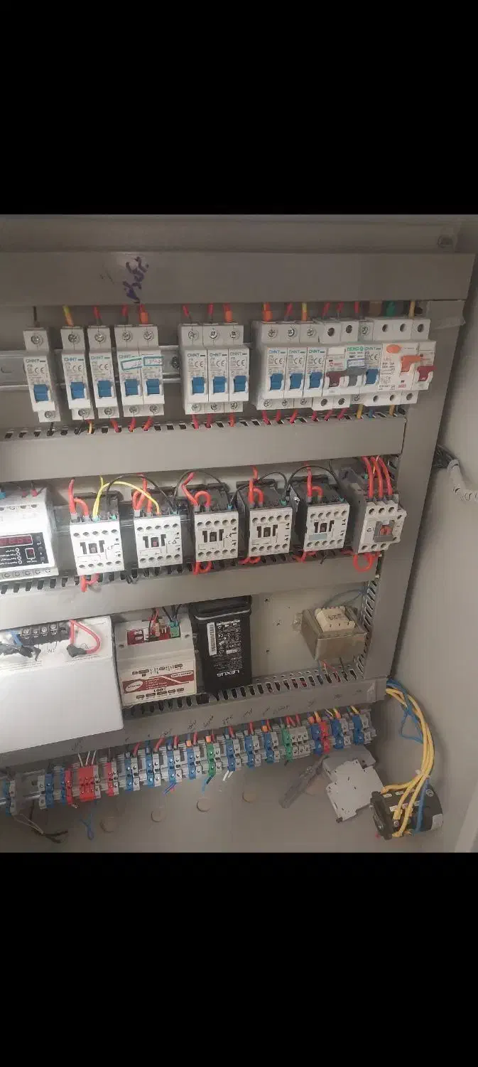 تابلو برق|ماشین‌آلات صنعتی|فولادشهر, A1|دیوار