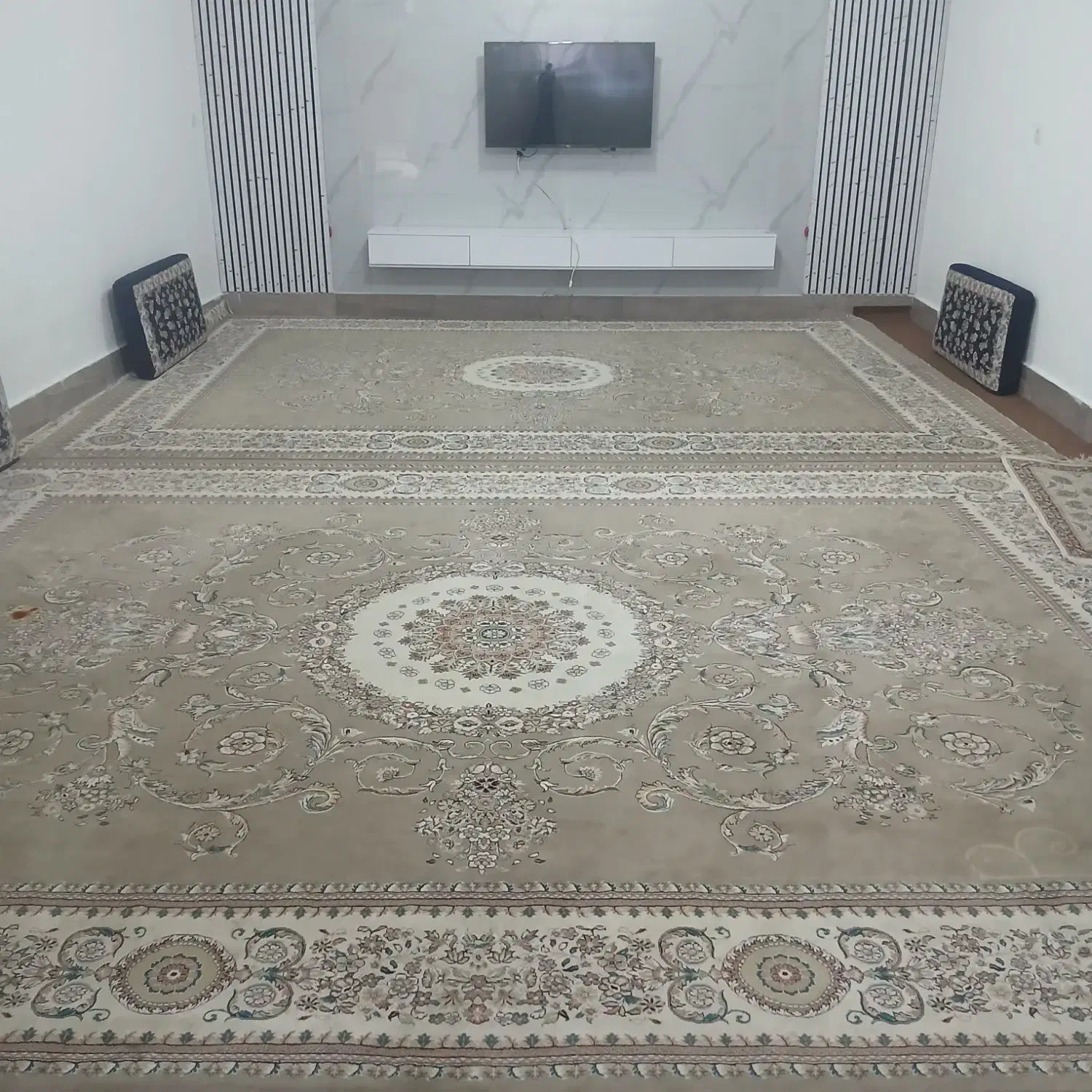 فرش ۱۲متری کرم|فرش|الشتر, |دیوار