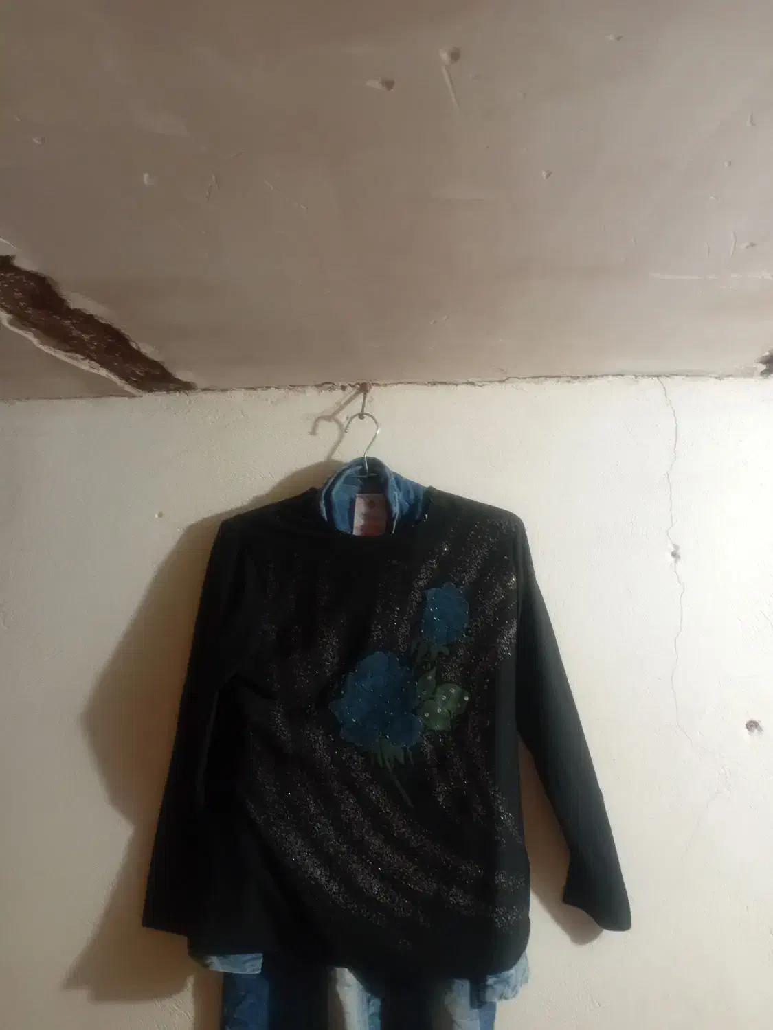 تعدای مانو نوودرحدنوبتدادی مانت در حدنوه فرش میرسد|لباس|اصفهان, شاهد|دیوار