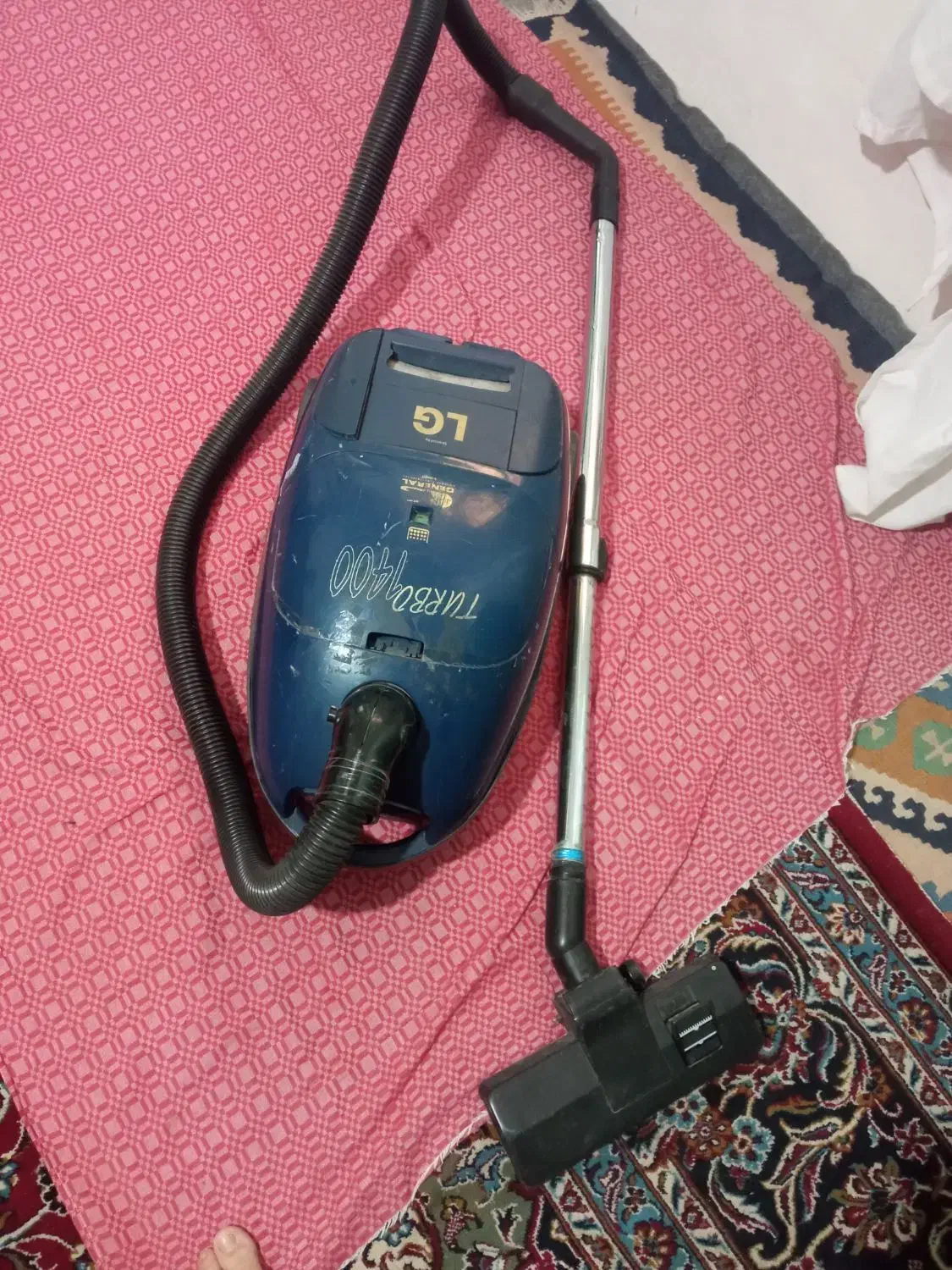 یک عدد جاروبرقی کار کرده|جاروبرقی، جارو شارژی، بخارشو|تویسرکان, |دیوار