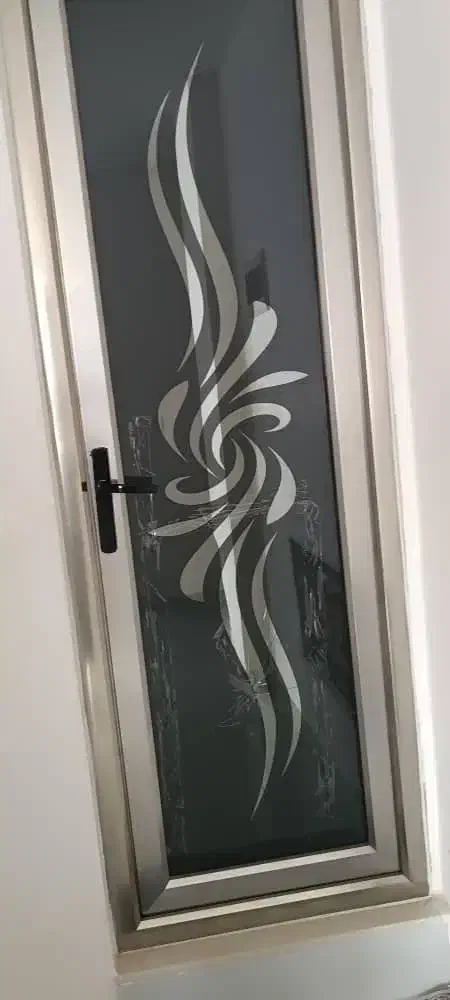 خدمات شیشه بری|خدمات پیشه و مهارت|میاندوآب, |دیوار