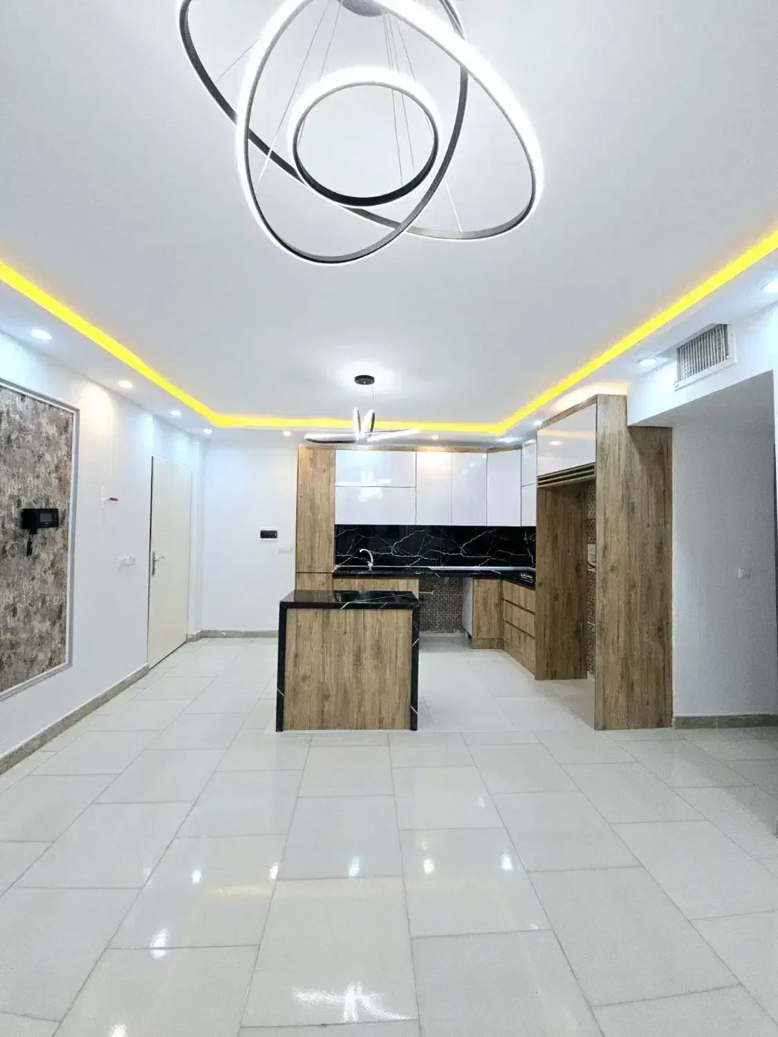 ۷۸ متر چسب مرکز خرید/محوطه شهرکی و سرسبز با نگهبان|فروش آپارتمان|هشتگرد, شهرک ارم شرقی|دیوار