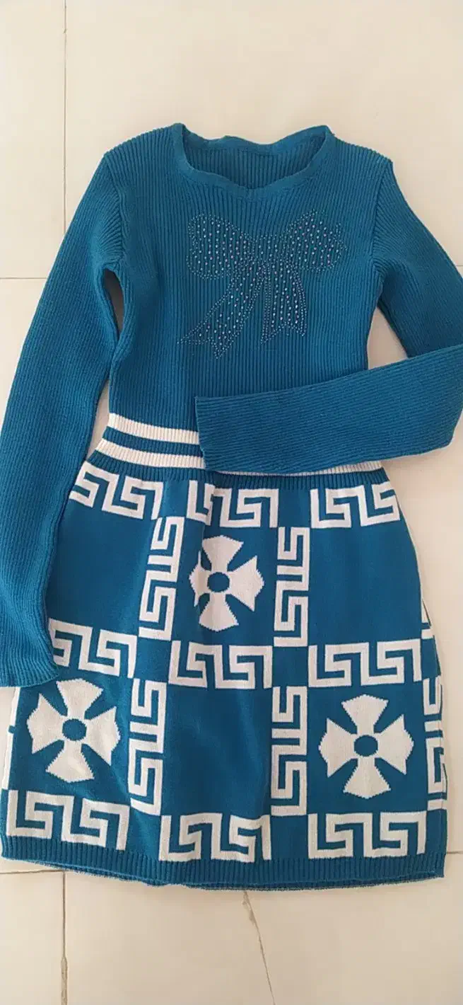 گپ دخترانه|لباس|گناباد, |دیوار