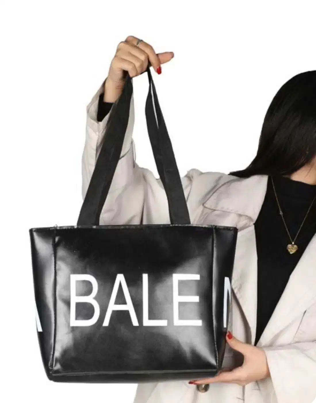 کیف دوشی‌ زنانه بالنسیاگا|کیف، کفش، کمربند|یاسوج, |دیوار