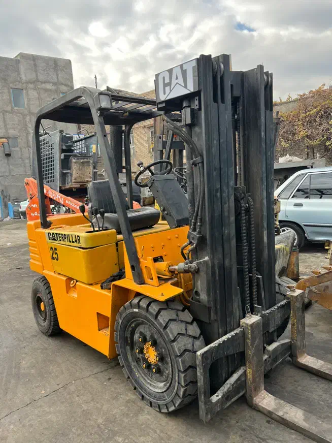 لیفتراک ۲/۵ تن کاترپیلار|خودرو سنگین|مشهد, رباط طرق|دیوار