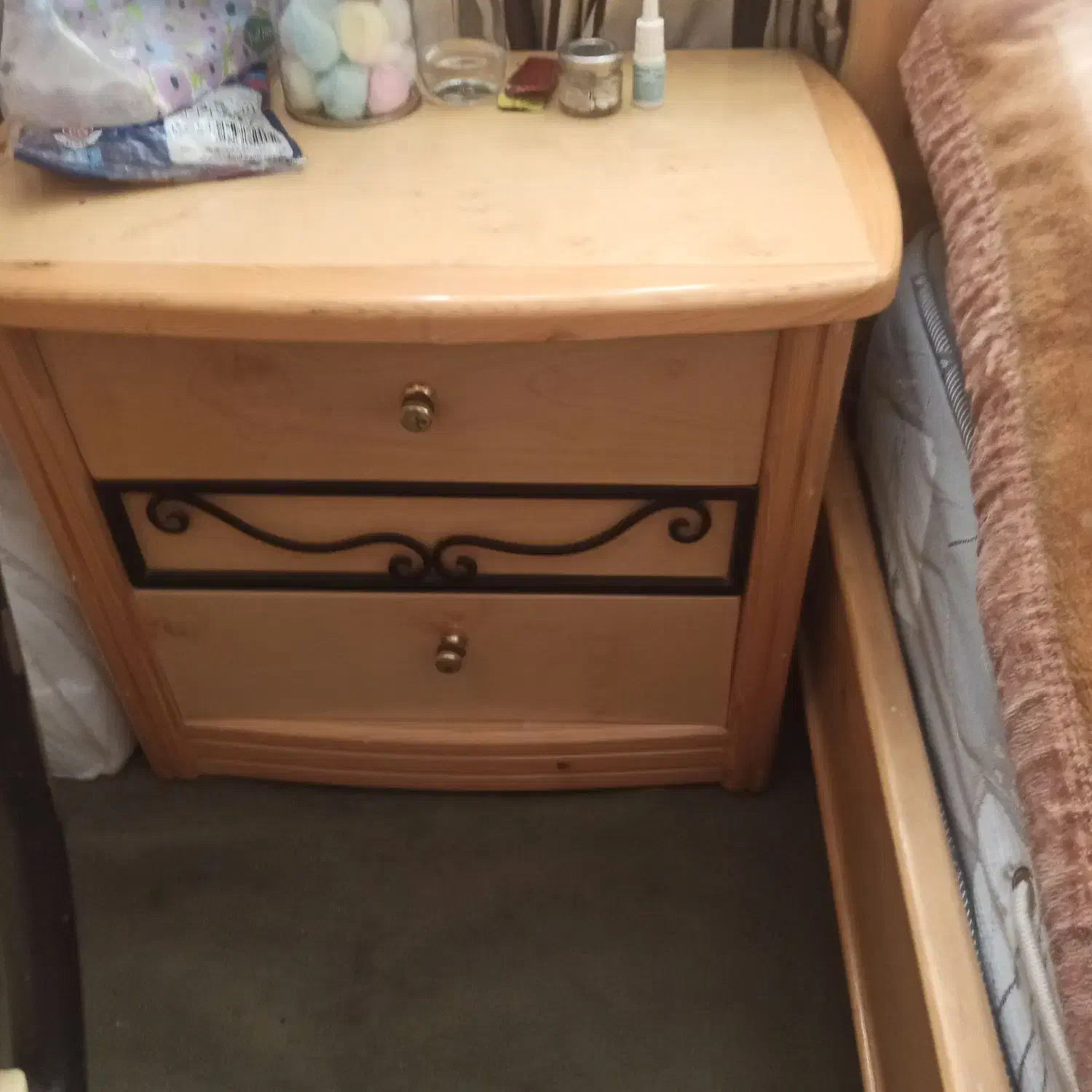 سرویس خواب دونفره چوب روس|تخت و سرویس خواب|اصفهان, سرچشمه|دیوار