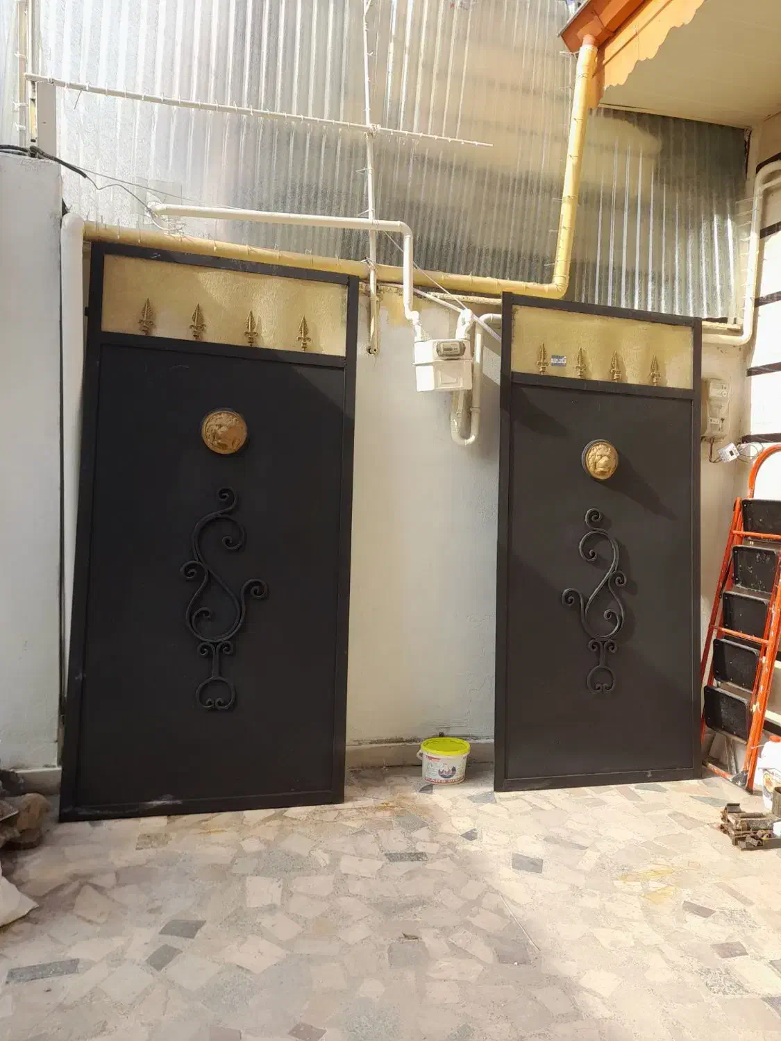 فروش درب اهنی|مصالح و تجهیزات ساختمان|رشت, دروازه لاکان|دیوار