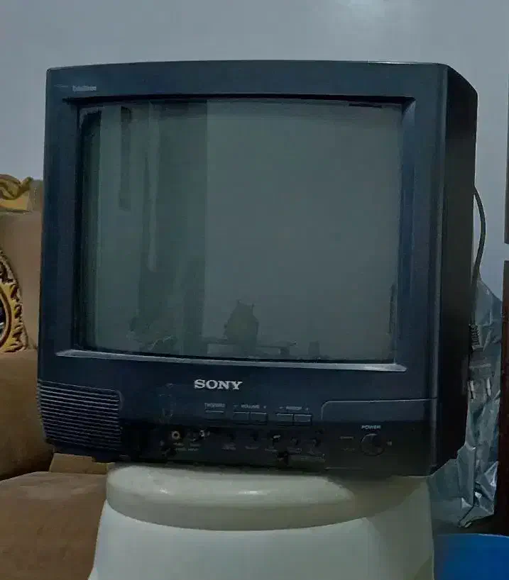 تلویزیون قدیمی سونی سالم|تلویزیون و پروژکتور|رشت, کوی فکوری|دیوار