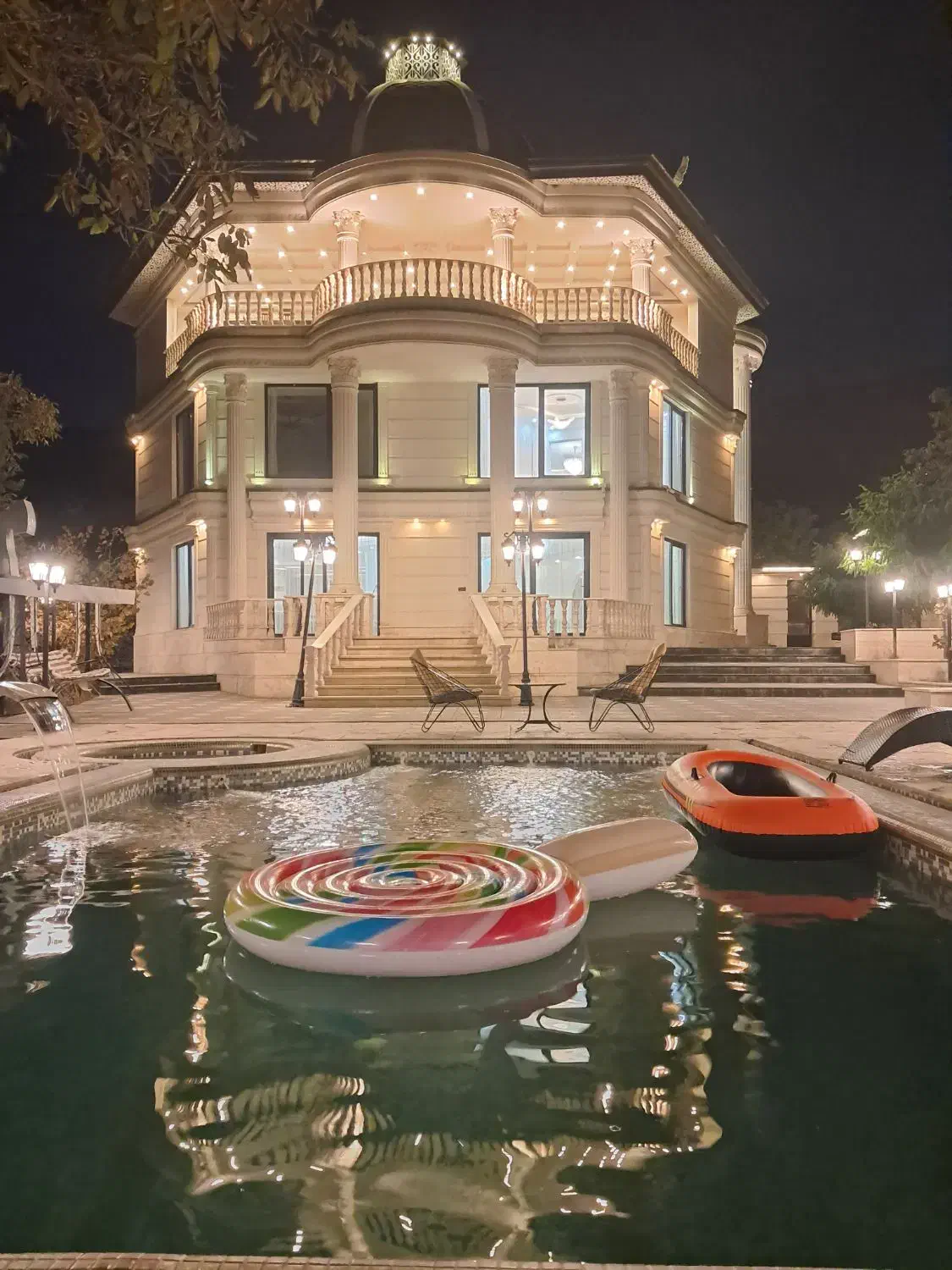 اجاره ویلا سوپر لوکس،استخر،سینما،آسانسور،فول گیم|اجارهٔ کوتاه‌مدت ویلا و باغ|رودهن, |دیوار