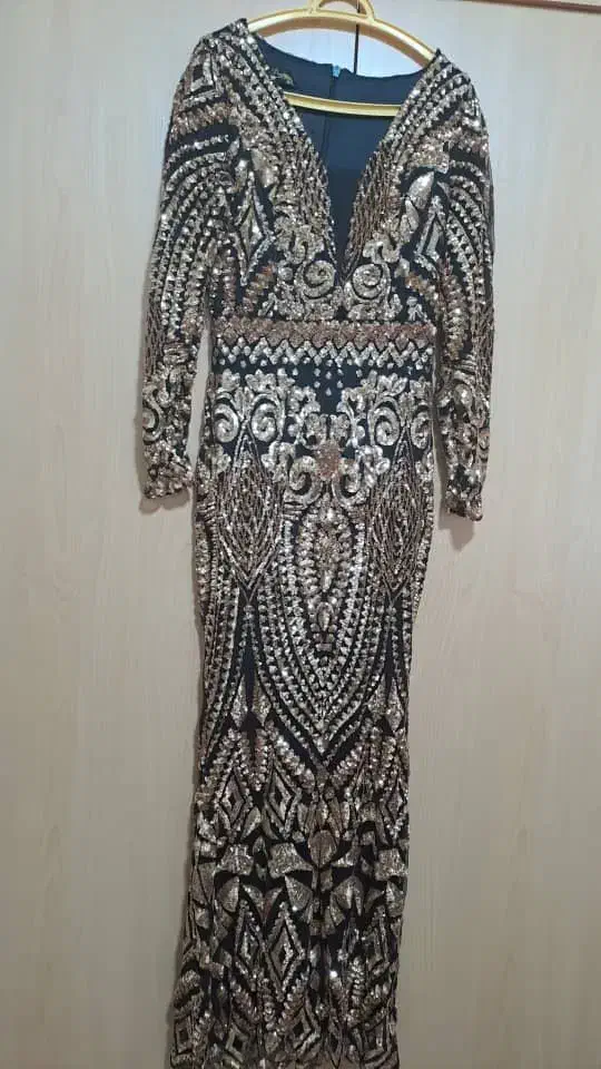 لباس مجلسی|لباس|تبریز, |دیوار