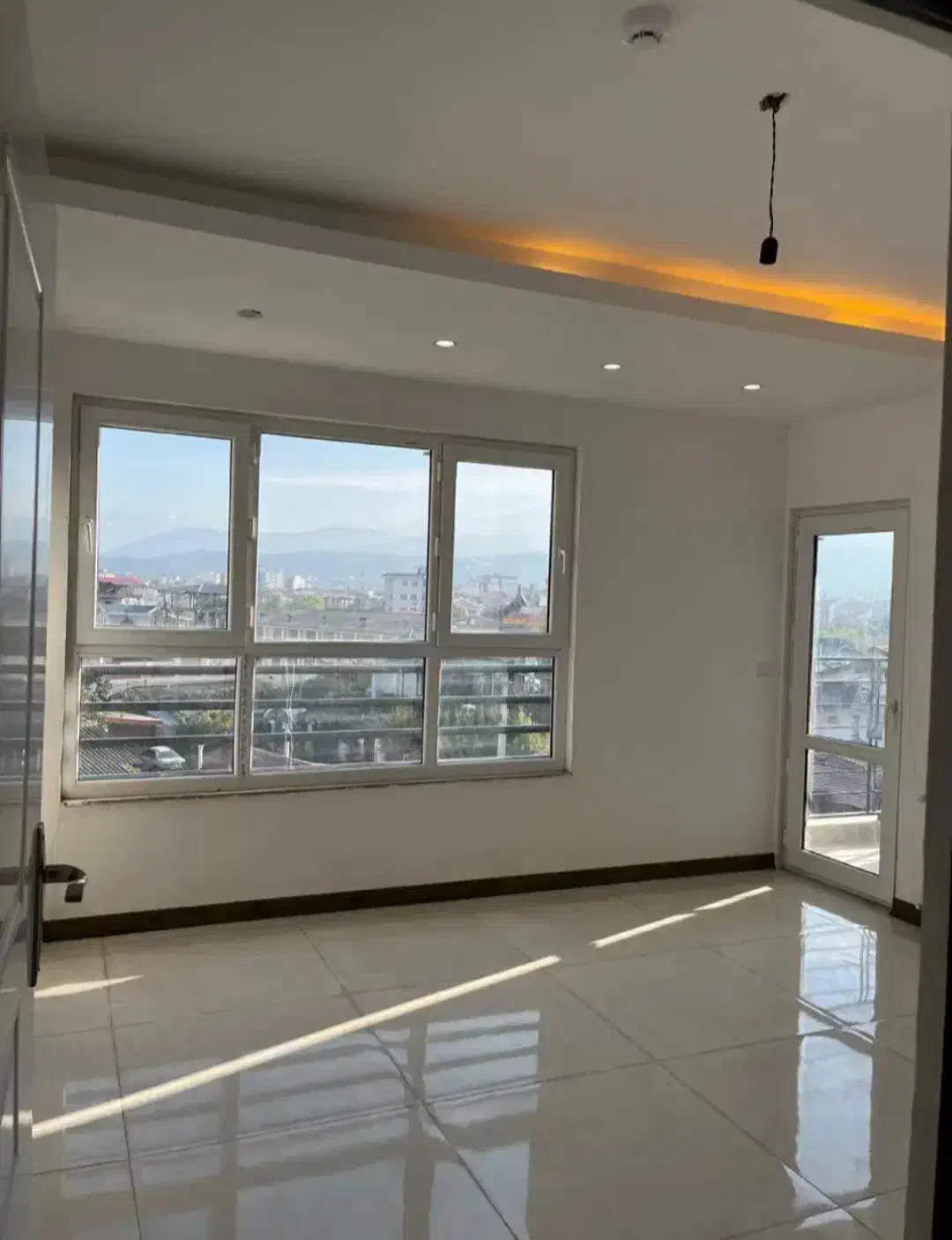 فروش فوری و زیرقیمت تک واحدی 150متری 3خواب|فروش آپارتمان|رامسر, |دیوار