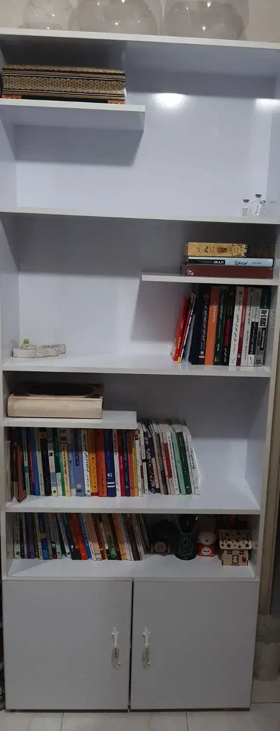 کتابخانه|کتابخانه، شلف، قفسه‌های دیواری|کرج, شاهین‌ویلا|دیوار