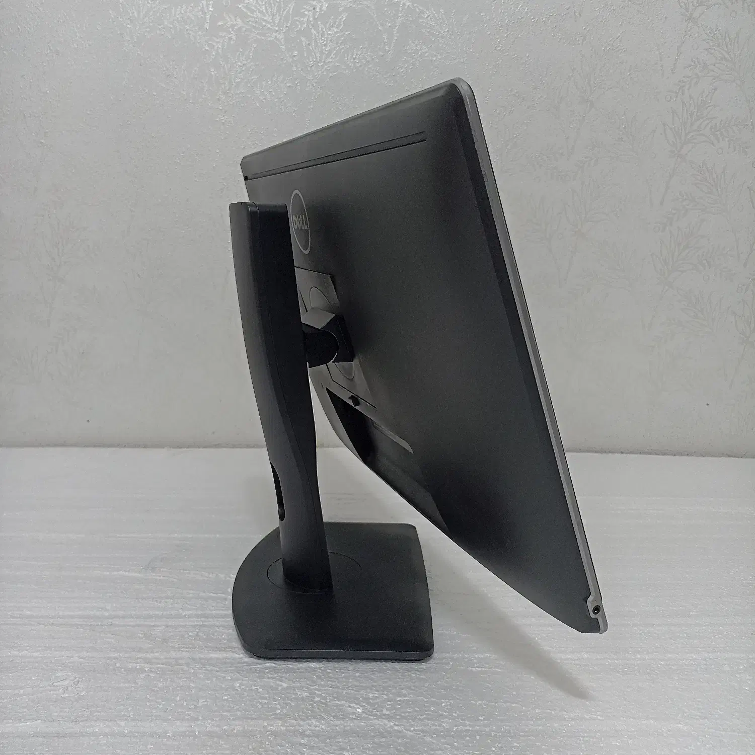 مانیتور مدیریتی Dell UZ2315H (اسپیکردار، وبکم)|قطعات و لوازم جانبی رایانه|دزفول, |دیوار