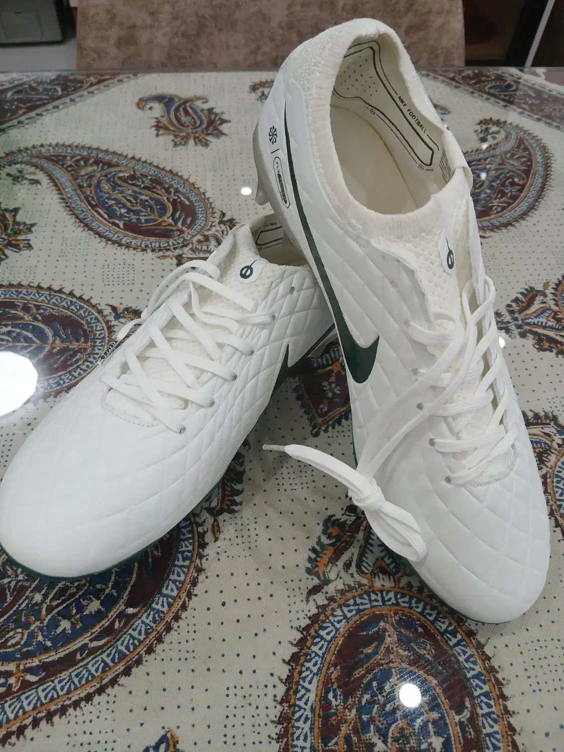 استوک فوتبال تمپو|کیف، کفش، کمربند|مشکیندشت, |دیوار