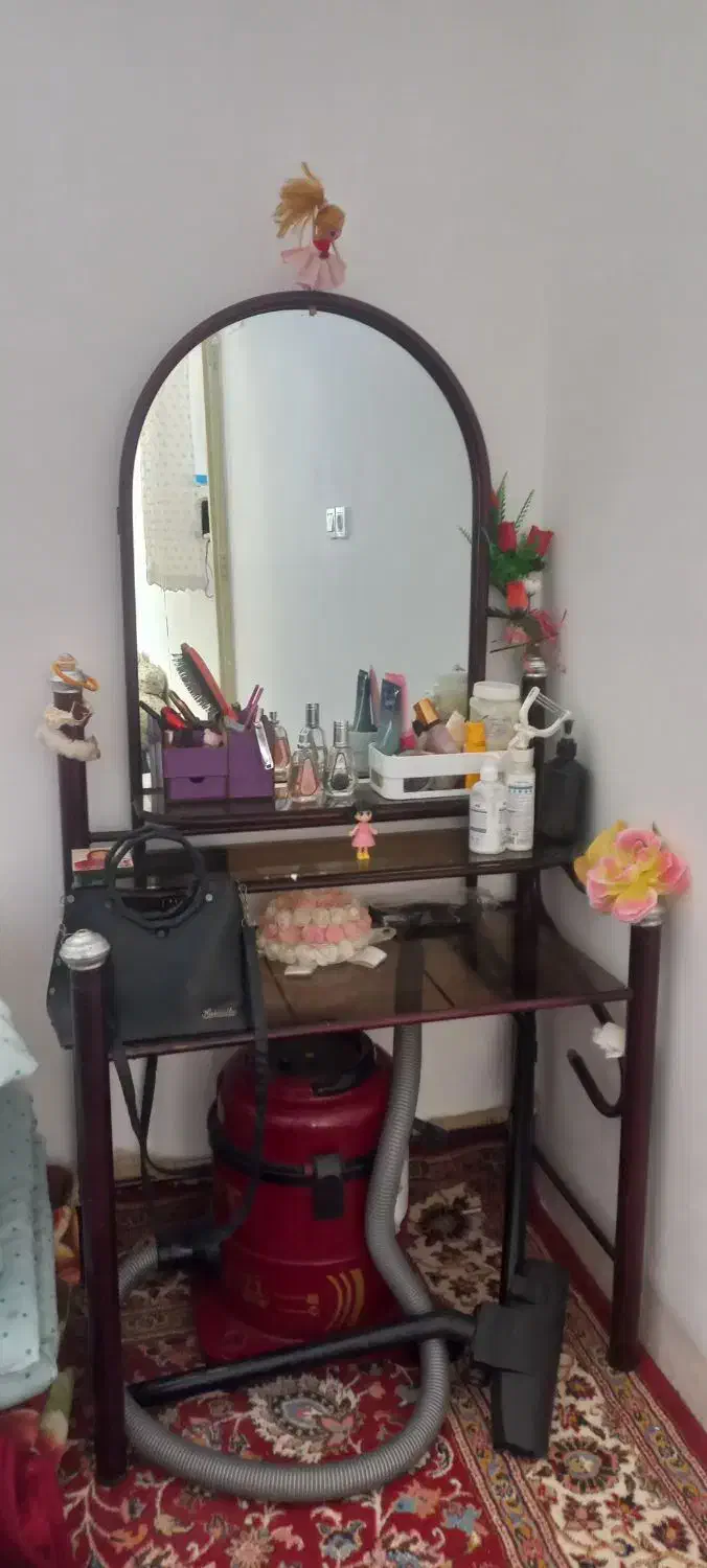 میزآرایشی|تخت و سرویس خواب|تفت, |دیوار