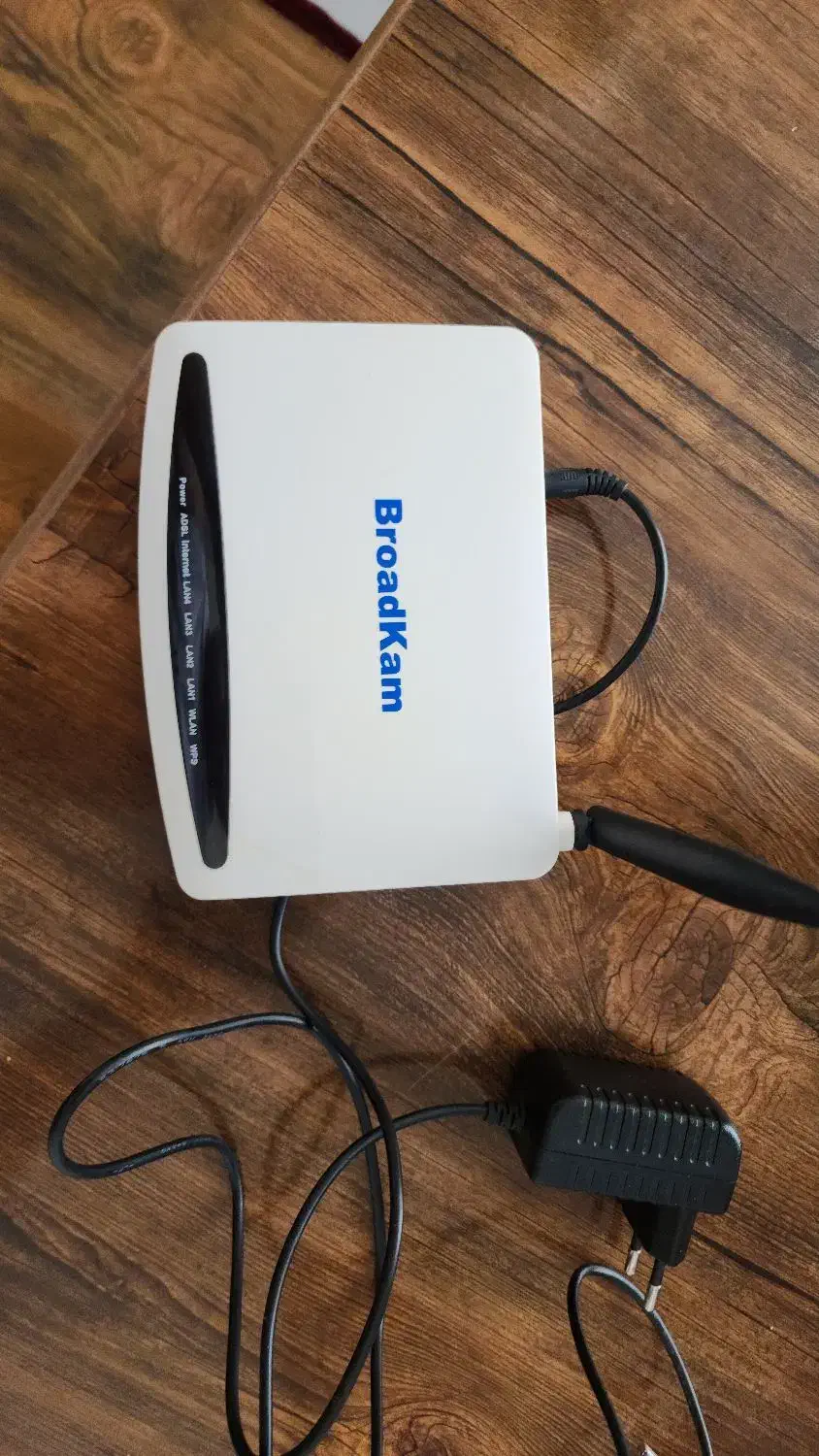 مودم وای فای broadKam|مودم و تجهیزات شبکه|مشهد, هفت تیر (حافظ)|دیوار