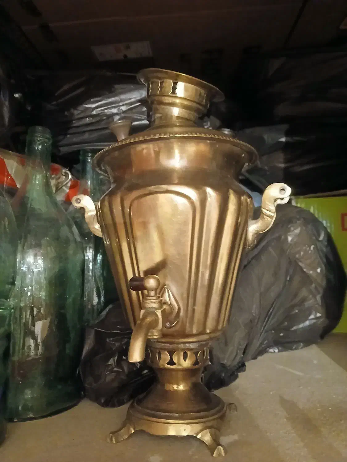 سماور قدیمی قدمت دار|کلکسیون اشیاء عتیقه|نهاوند, |دیوار