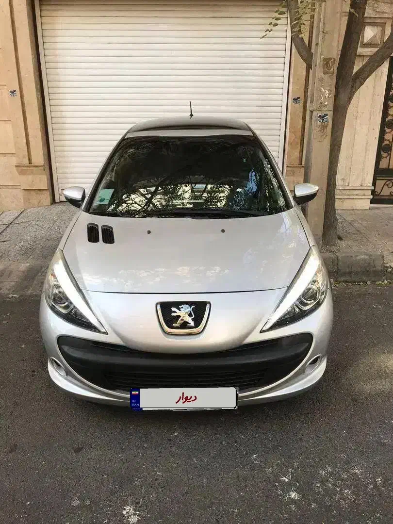 پژو ۲۰۷ سقف شیشه ای دنده ای فول آخر ۱۴۰۱ بیرنگ|خودرو سواری و وانت|اردبیل, |دیوار