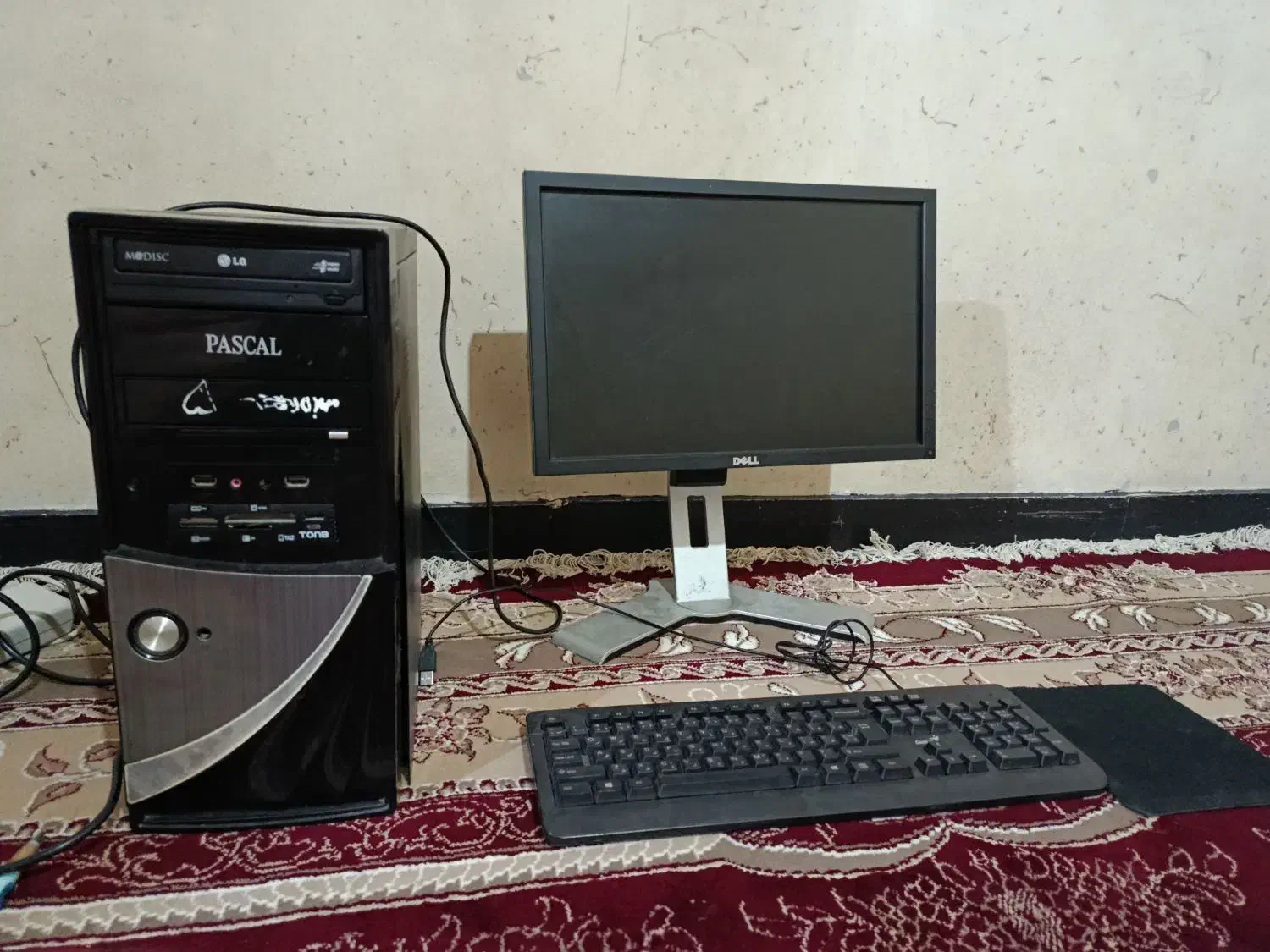 کامپیوتر دل|رایانه رومیزی|بروجن, |دیوار