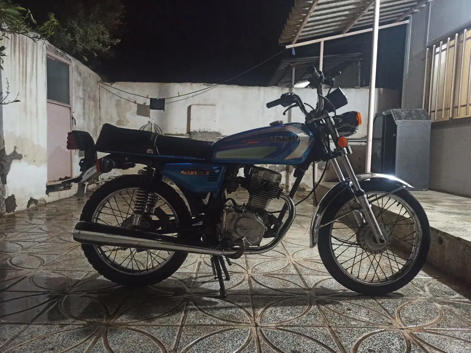 هوندا125|موتورسیکلت|رشت, چله خانه|دیوار