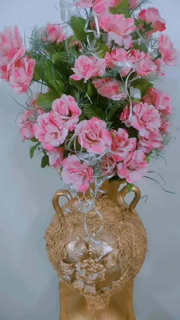 گل و گلدان وپایه بزرگ کنار سالنی بزرگ|صنایع دستی و سایر لوازم تزئینی|قم, کلهری|دیوار