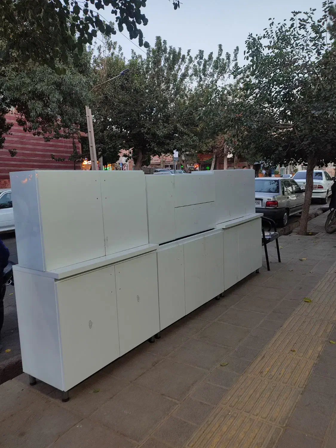 انواع کابینت و صندلی نو با قیمت مناسب و منصفانه|مبلمان خانگی و میز عسلی|اسفراین, |دیوار