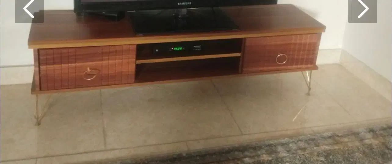 میز تلویزیون در حد نو|میز تلویزیون|رشت, معلم|دیوار