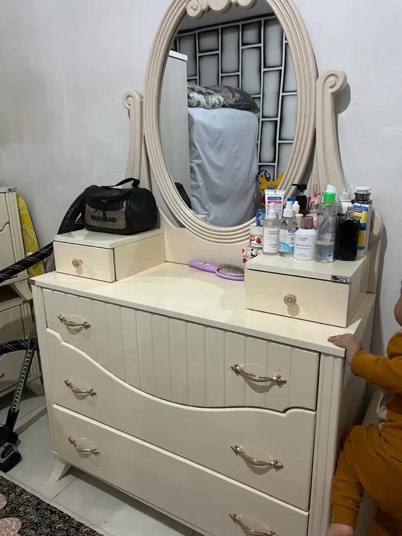 میز آرایش کنسول و اینه|تخت و سرویس خواب|قرچک, محمد آباد|دیوار