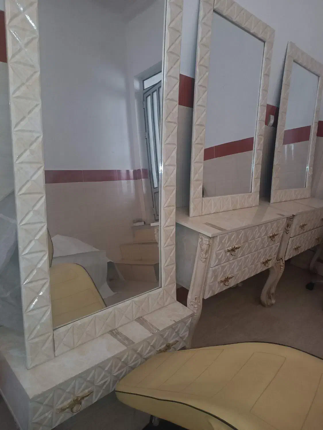 کنسول آینه و صندلی چرخ دار|بوفه، ویترین، کنسول|گنبد کاووس, |دیوار