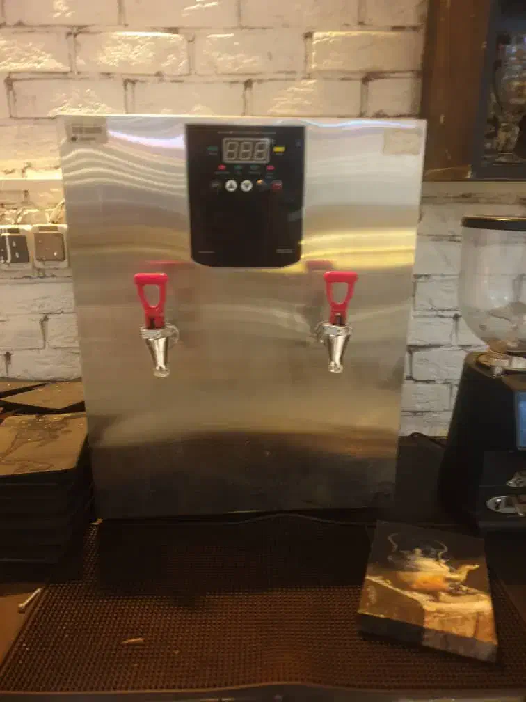 بویلر۲۰لیتری آب جوش|کافیشاپ و رستوران|تهران, تهرانپارس شرقی|دیوار