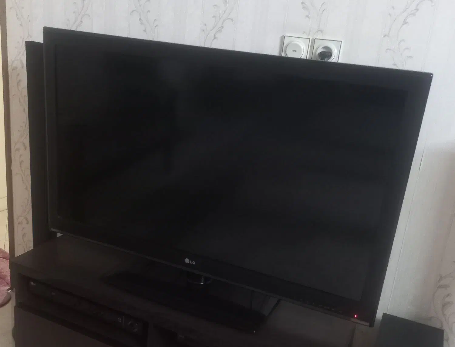 آل سی دی ال جی ۴۲|تلویزیون و پروژکتور|ری, صفاییه (چشمه علی)|دیوار