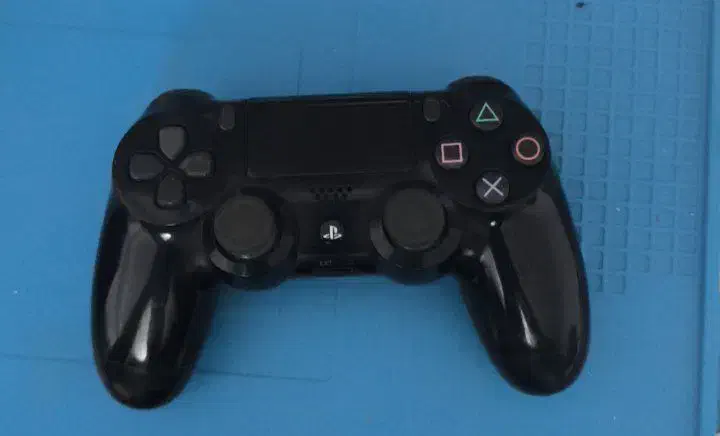 رنگ آبی و مشکی  پلی استیشن 4|کنسول، بازی ویدئویی و آنلاین|نیشابور, شهرک ولیعصر|دیوار