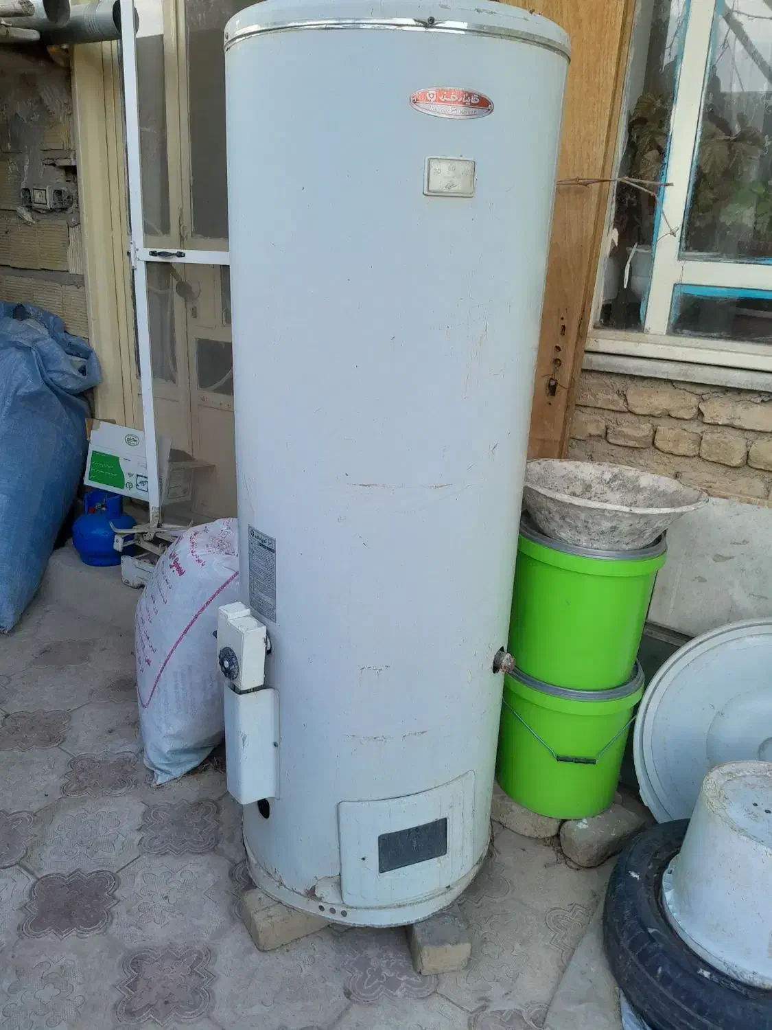 آبگرمکن  گازی|آبگرمکن، پکیج، شوفاژ|نهاوند, |دیوار