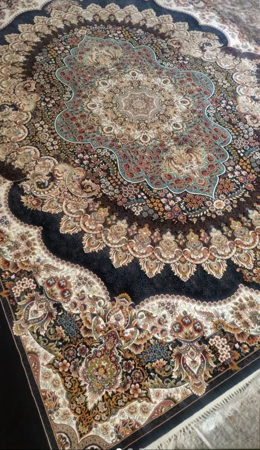 فرش درحد نو|فرش|شیراز, میانرود|دیوار