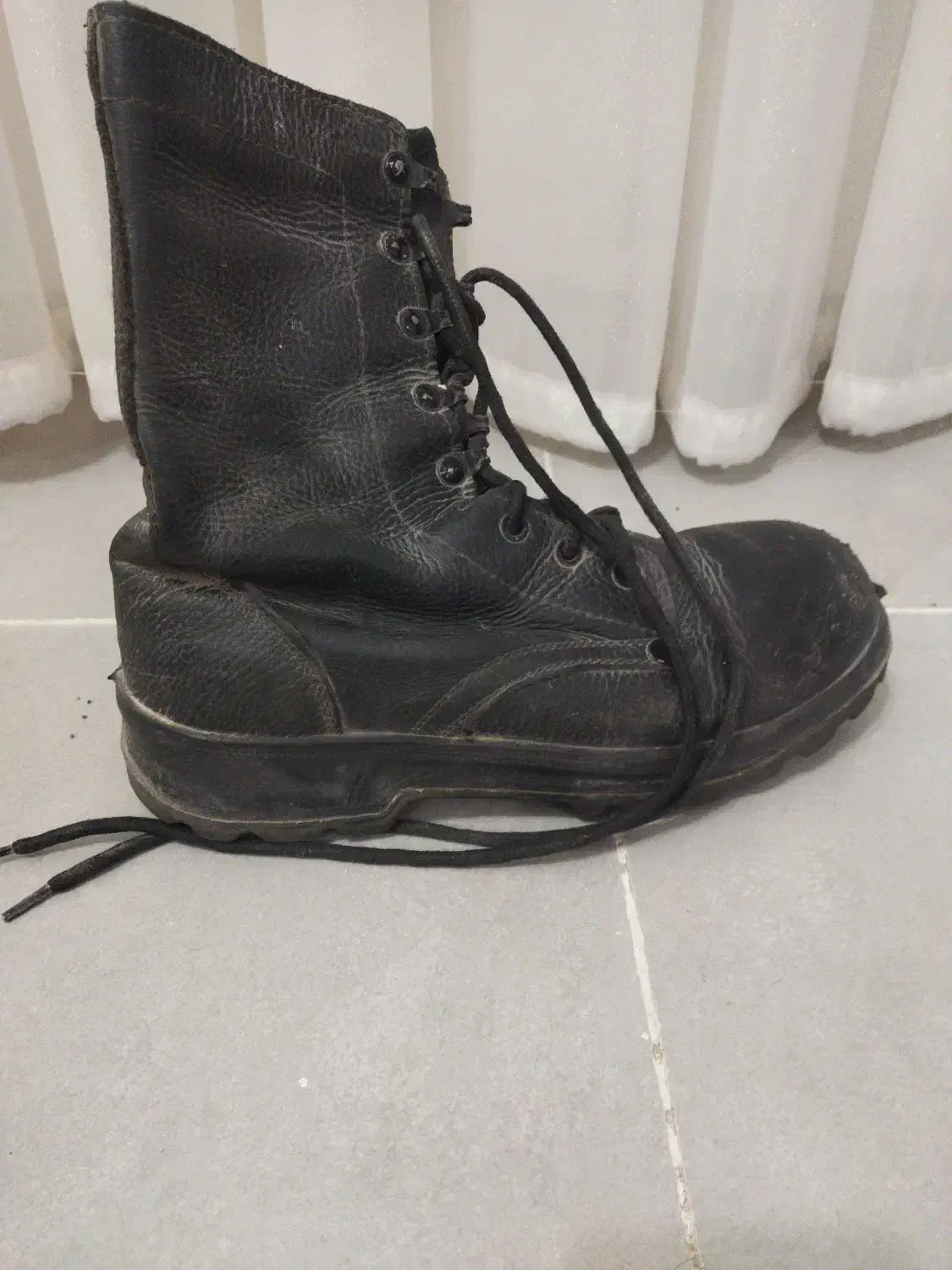 پوتین سربازی|کیف، کفش، کمربند|فردوس (خراسان), |دیوار