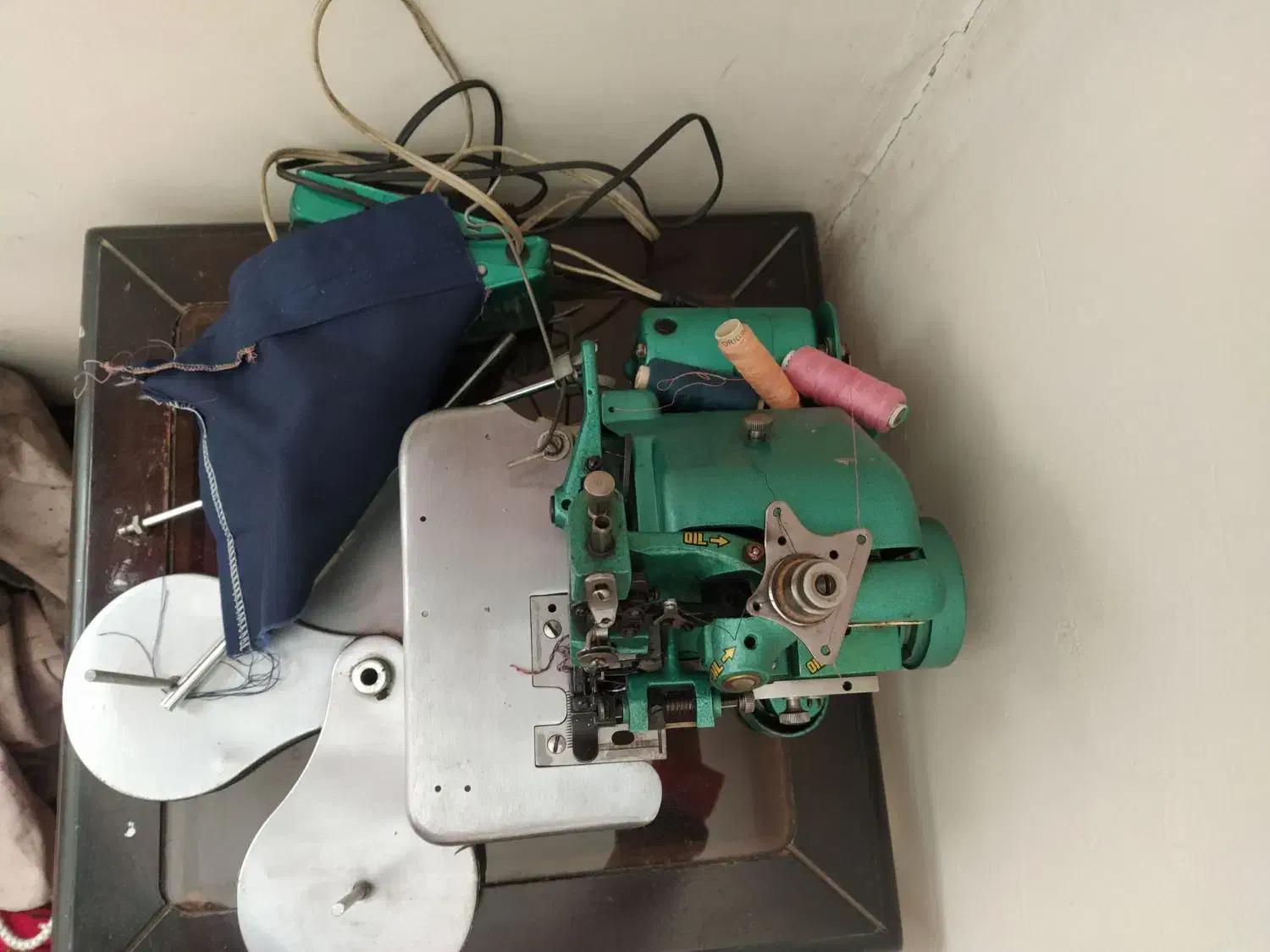 چرخ سردوز پروانه 3 نخ اصل، تمیز و سالم|چرخ خیاطی و ریسندگی|پردیس, فاز ۱۱|دیوار