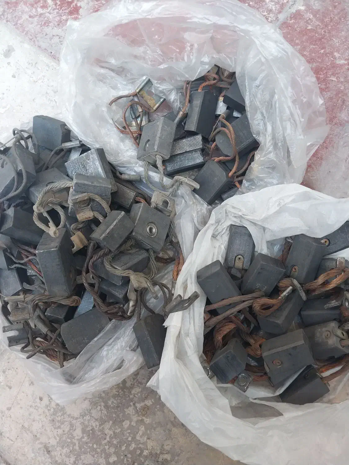 انواع  زغال دینام جوش ژنراتور.موتور جوش ترانس جوش|ماشین‌آلات صنعتی|کازرون, |دیوار