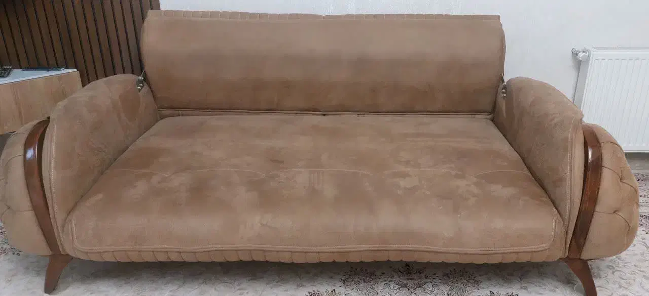 مبل تخت شو شرکتی کاملا نو همراه با دو عدد کوسن|مبلمان خانگی و میز عسلی|آران و بیدگل, |دیوار