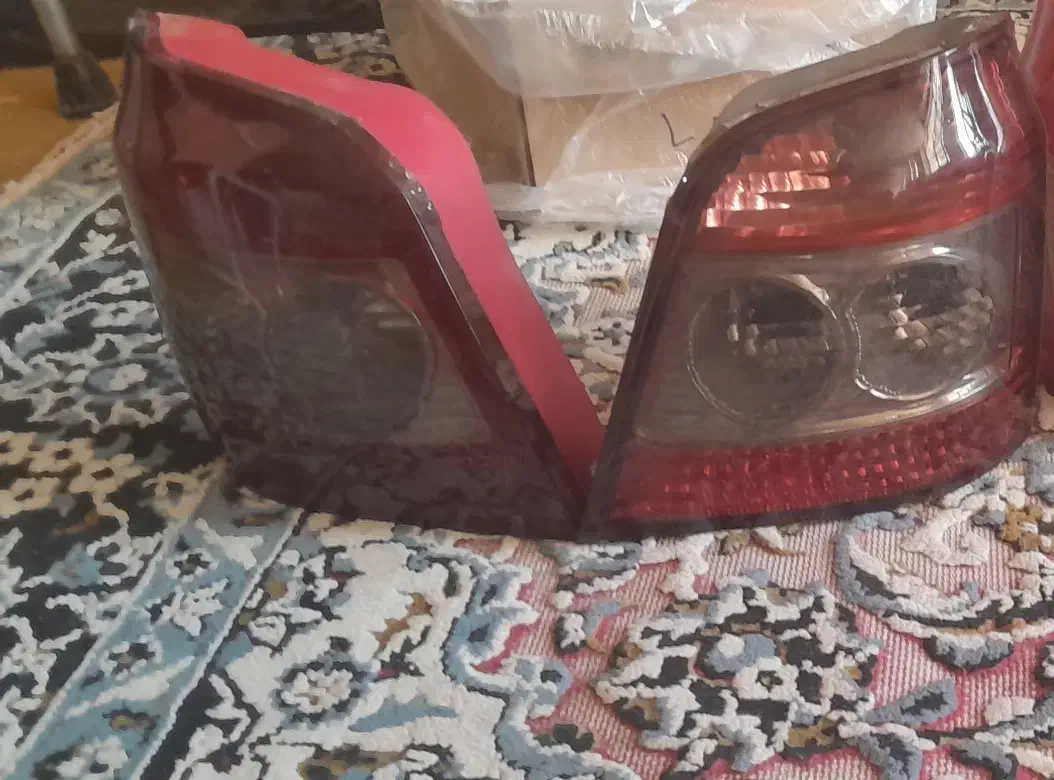 چراغ خطر عقب۱۱۱ و راک روف ۲۰۶|قطعات یدکی و لوازم جانبی|شیراز, شهرک مفتح|دیوار