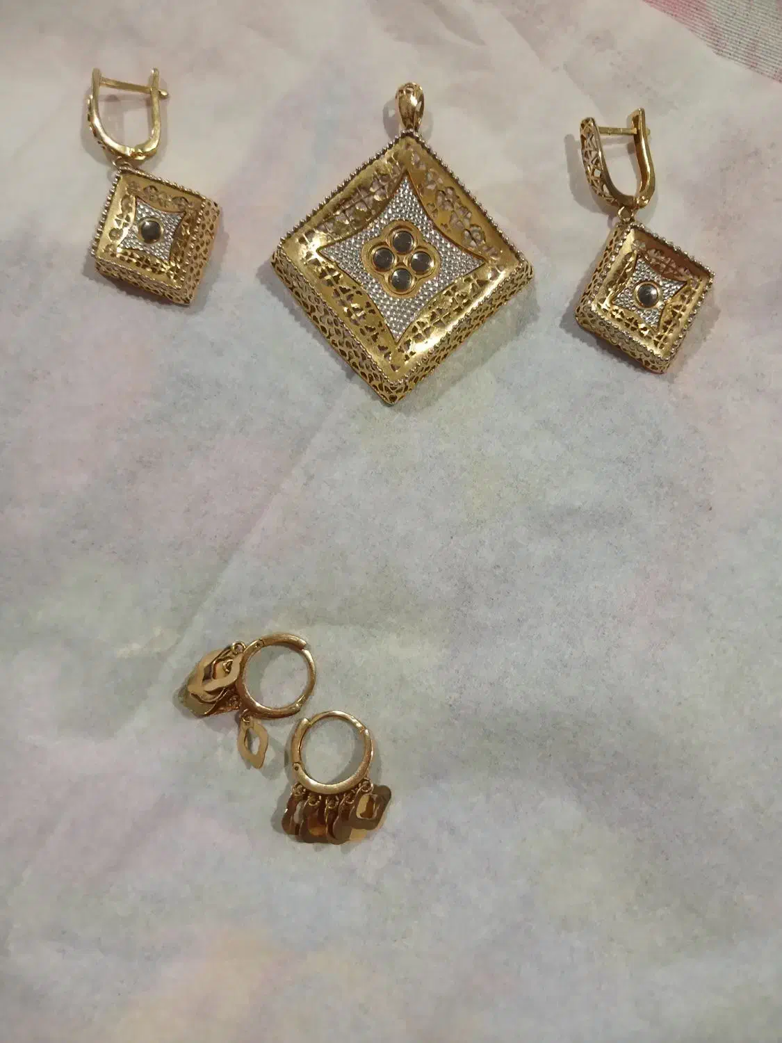 فروش نیم ست و گوشواره بچگانه|جواهرات|دوگنبدان, |دیوار